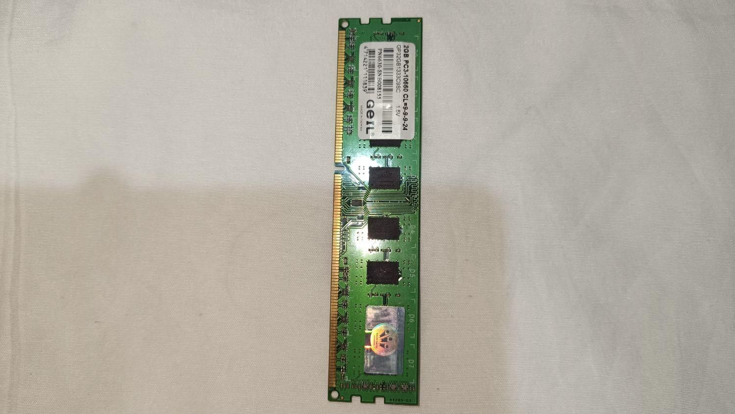 رم کامپیوترDDR3 یک عدد۴گیگ یک عدد۲گیگ|قطعات و لوازم جانبی رایانه|ری, |دیوار