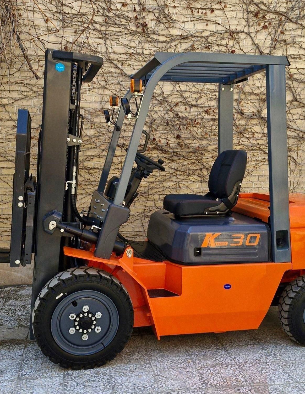 ماشین لیفتراک وارداتی صفر و کارده|ماشینآلات صنعتی|زنجان, |دیوار