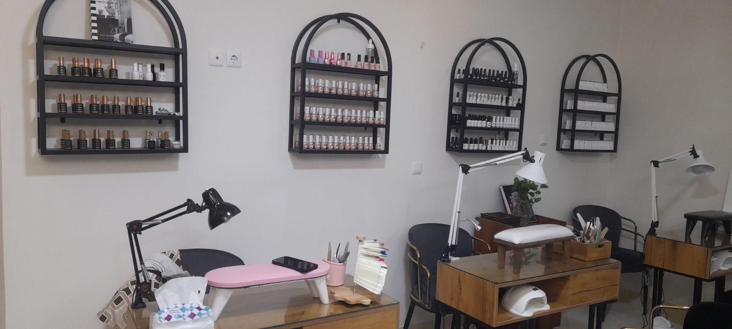 کراتین رنگ اکستنشن مو   کوتاهی میکاپ شنیون فشیال|خدمات آرایشگری و زیبایی|رشت, گلسار|دیوار
