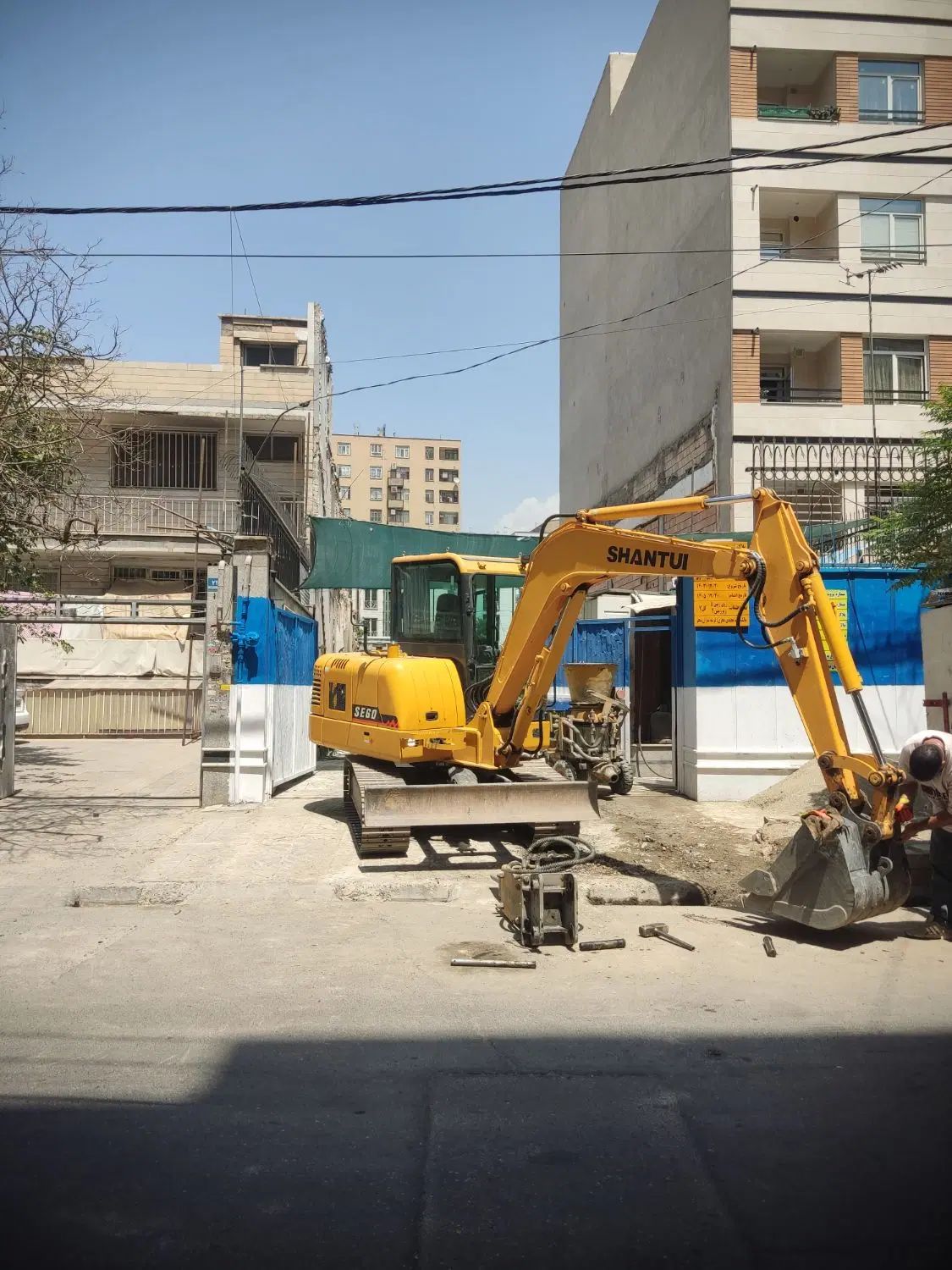 خاکبرداری و تخریب با پیکور و کارگر|خدمات حمل و نقل|تهران, بهمن یار|دیوار
