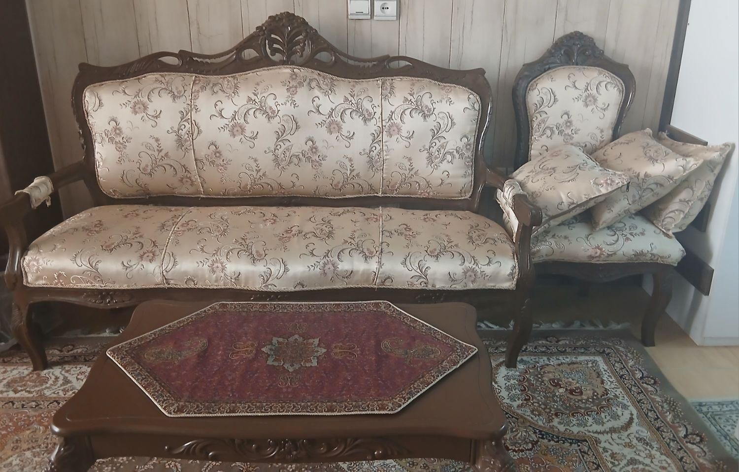 دودست مبل درحد نو سالم  ویک دوچرخه ویوا شماره ۲۴|مبلمان خانگی و میز عسلی|اصفهان, شهرک کوثر|دیوار
