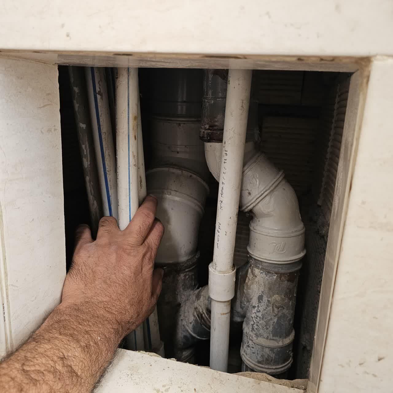 نشت یابی با دستگاه تصویری و دیجیتال نقطه زن|خدمات پیشه و مهارت|اندیمشک, |دیوار