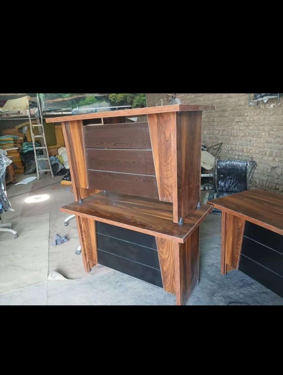 میز کارمندی تابان|دفتر کار|صدرا-فارس, فاز ۱|دیوار