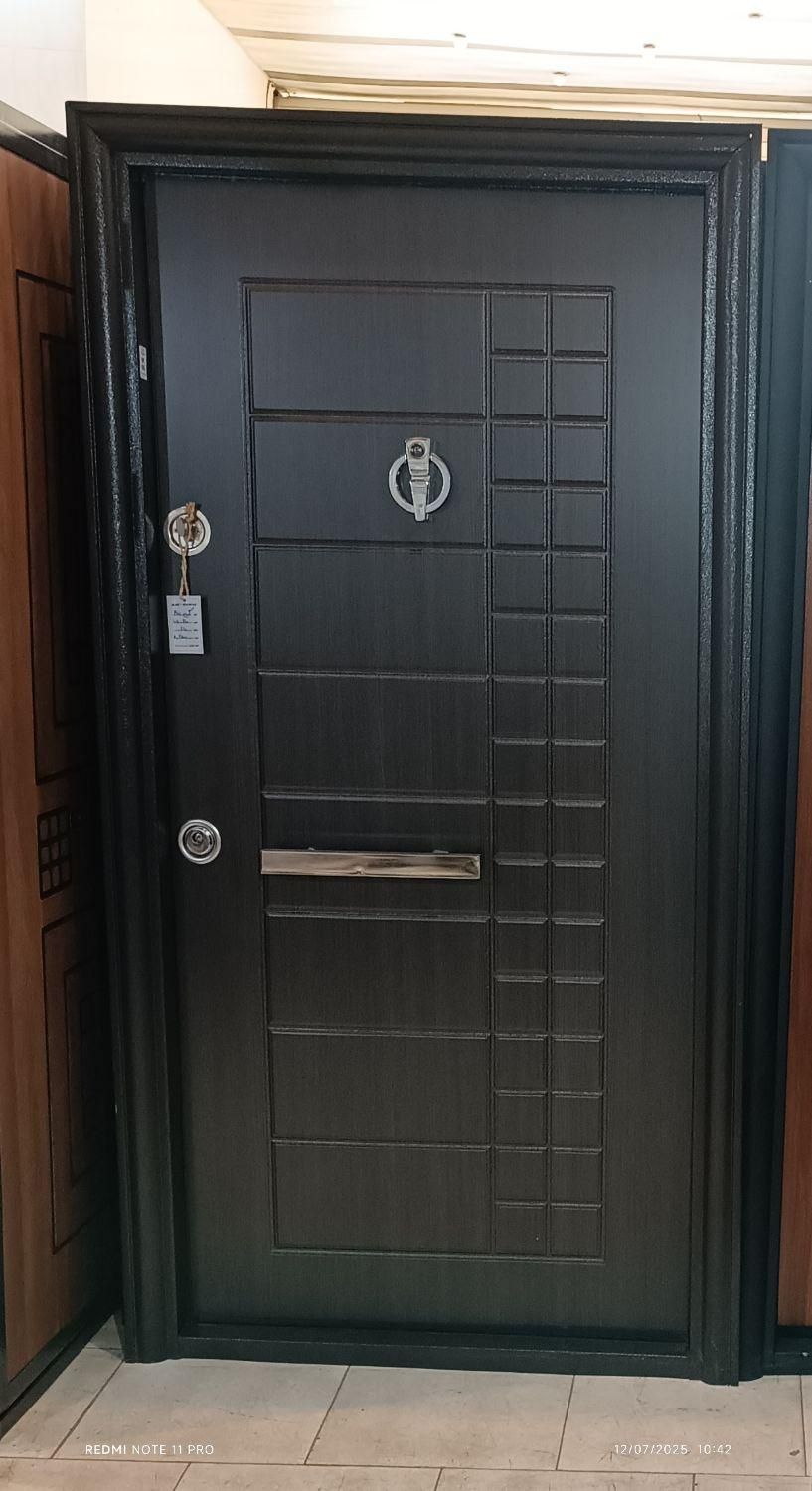 درب ضدسرقت درب وچهارچوب اتاقی درب وپنجره ی upvc|مصالح و تجهیزات ساختمان|شیراز, گویم|دیوار