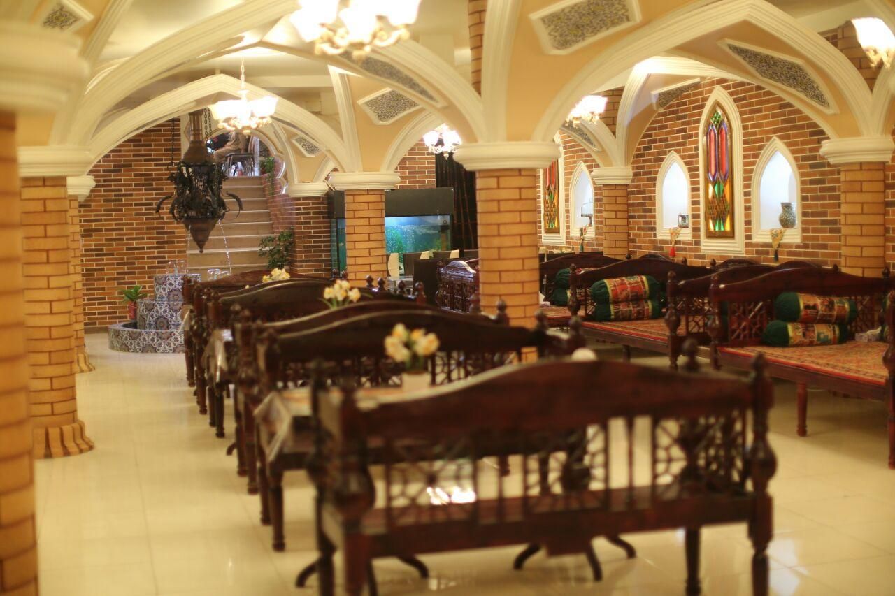 اجاره رستوران سفره خانه سنتی با لوازم|اجارهٔ مغازه و غرفه|کرج, دهقان ویلا|دیوار