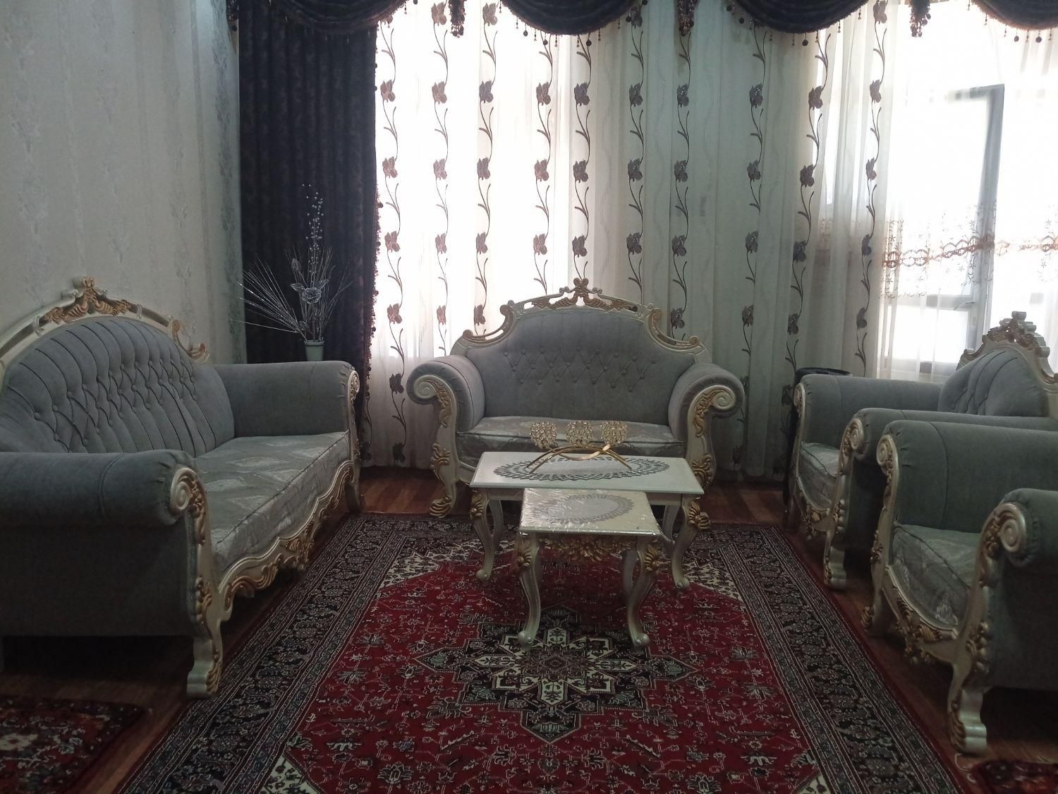 مبل هفت نفره با میز عسلی شش نفره با چهار صندلی|مبلمان خانگی و میز عسلی|بناب, |دیوار