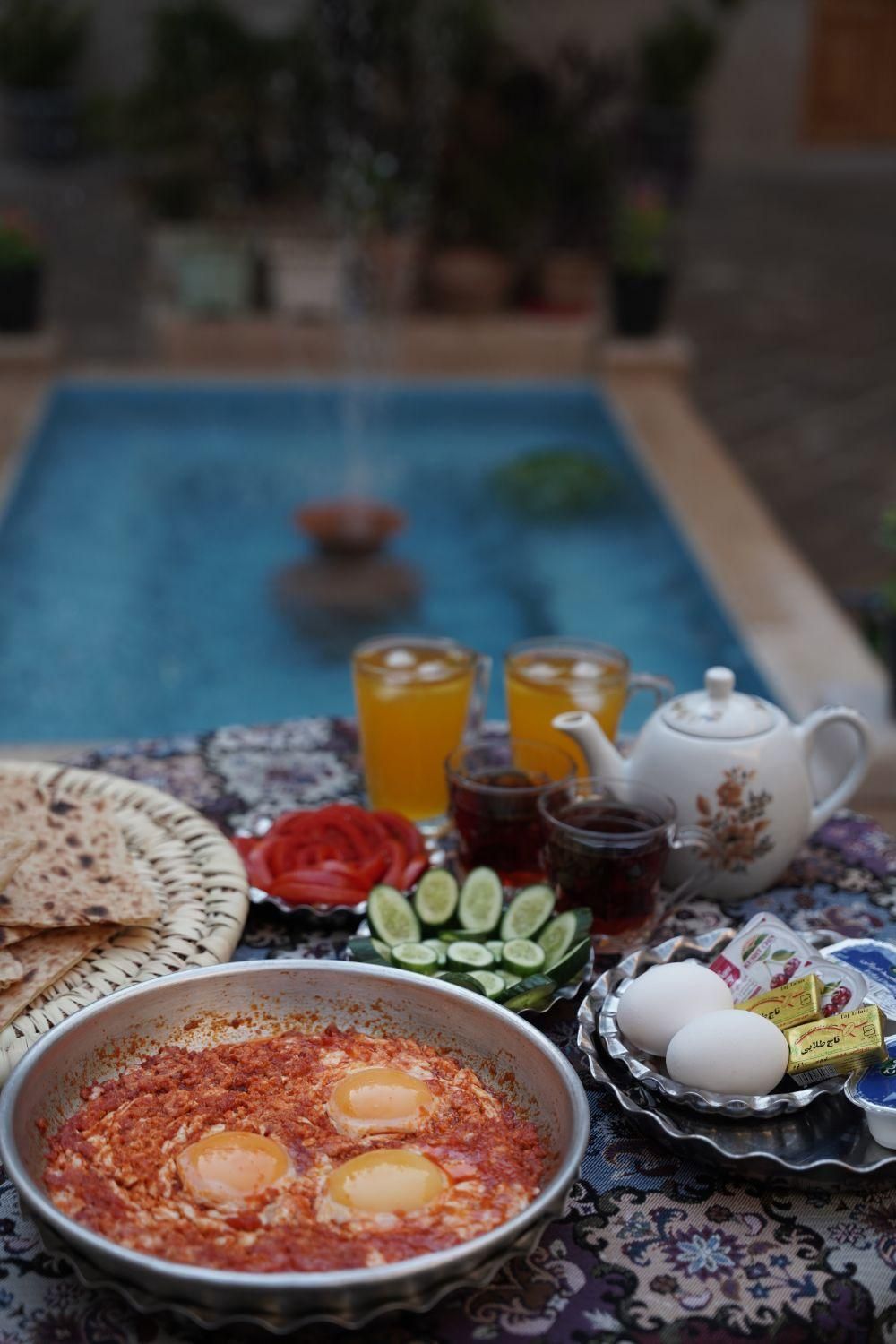 اقامتگاه سنتی خانه همای با شرایط ویژه|اجارهٔ کوتاهمدت آپارتمان و سوئیت|شیراز, سیاه سنگ|دیوار