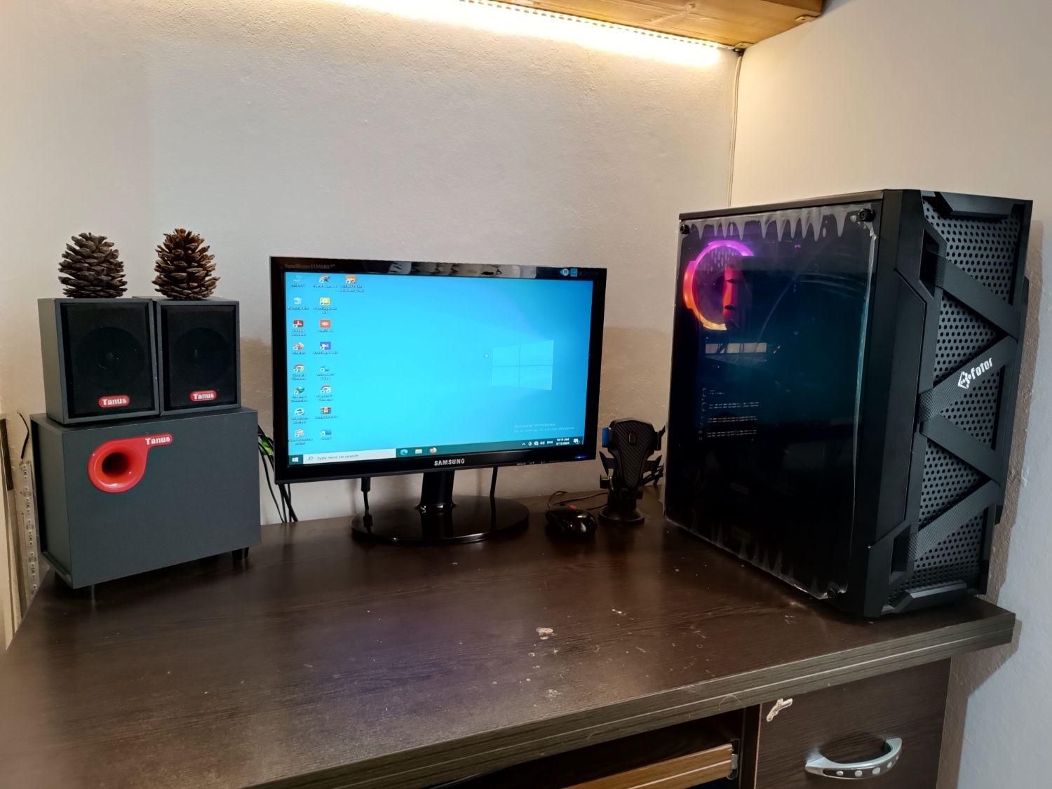 کامپیوتر|رایانه رومیزی|رویان, |دیوار