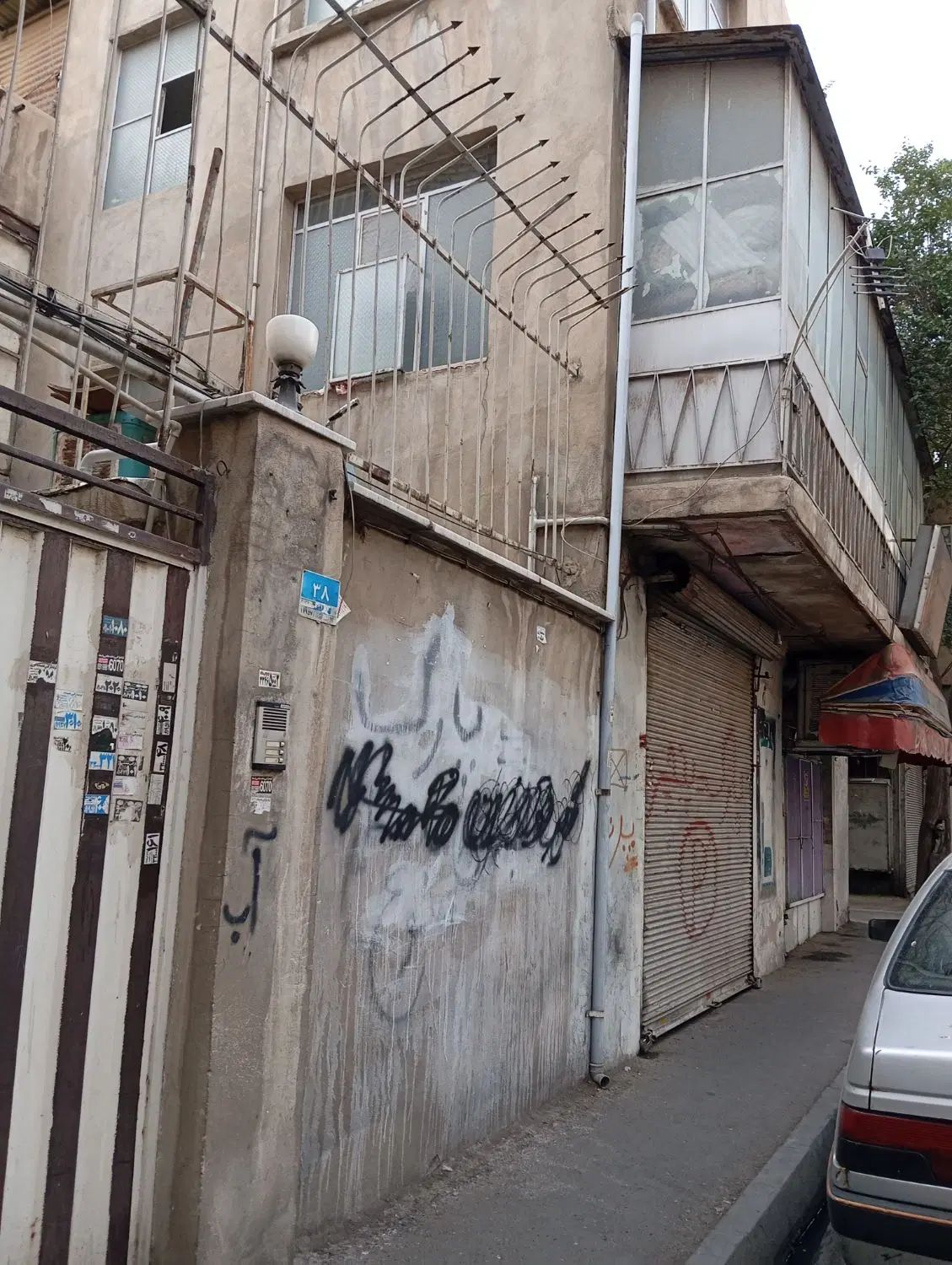 ۱۱۰متر بنا ۷۰ متر زمین ملکیت ۳۲ متر تجاری|فروش زمین و ملک کلنگی|تهران, مینابی|دیوار