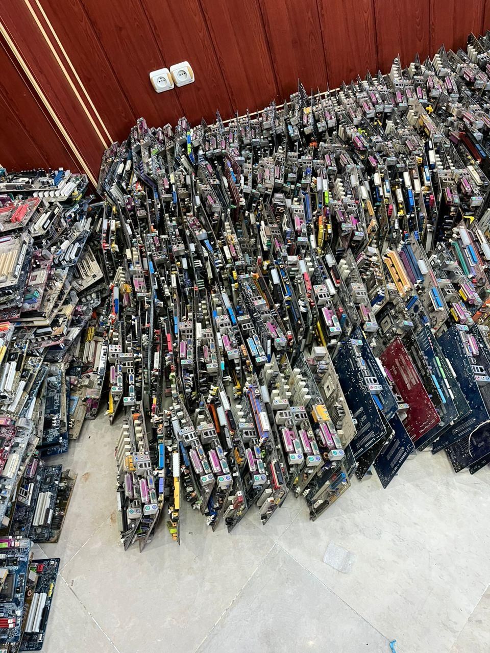 برد خراب×ضایعات کامپیوتر×الکترونیکی لپتاپ|قطعات و لوازم جانبی رایانه|تهران, ازگل|دیوار