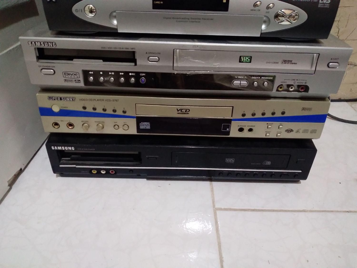 ویدیو سامسونگ خیلی تمیز سالم به شرط امتحان|پخش‌کننده DVD و ویدیو|تهران, امیریه|دیوار