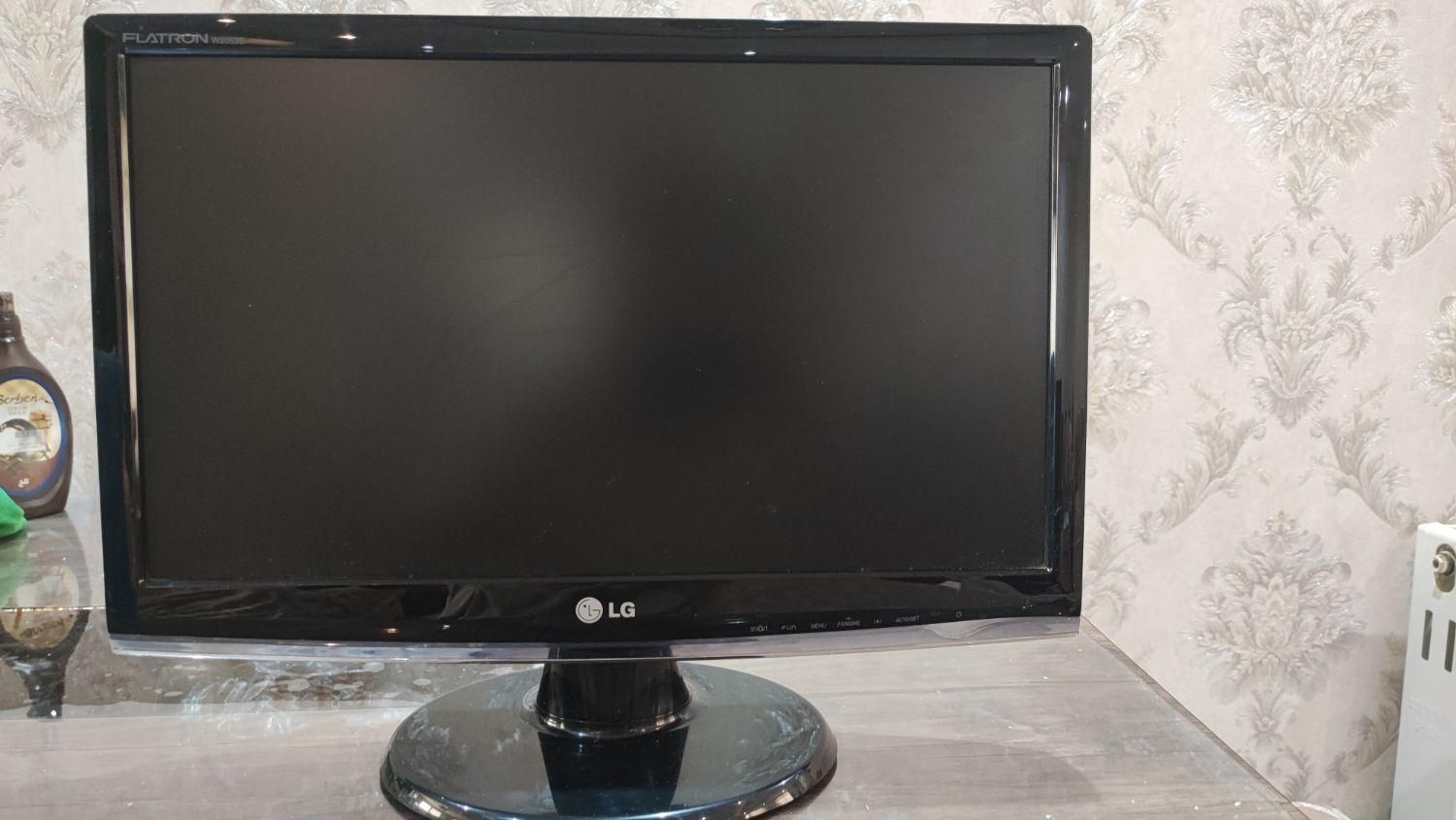 مانیتور ۲۰ اینچ LG|قطعات و لوازم جانبی رایانه|تهران, امام زاده حسن|دیوار