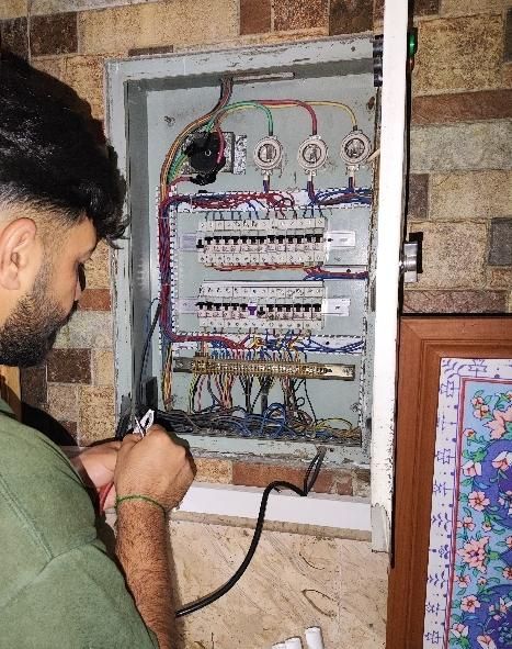 کلیه خدمات برقی وآبی ساختمان باقیمت مناسب(تاسیسات)|خدمات پیشه و مهارت|تهران, نواب|دیوار