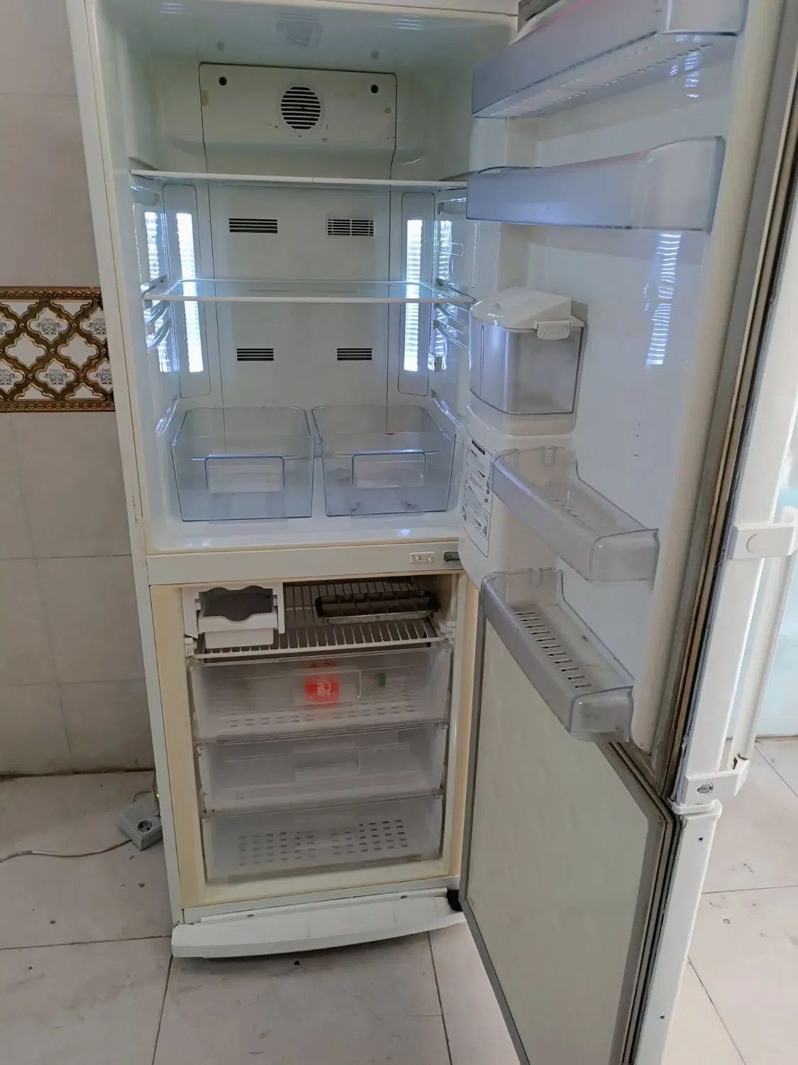 یخچال فریزر اسنوا بدون برفک دوو ۳فوت کوچک هتلی|یخچال و فریزر|مشهد, پنجتن|دیوار