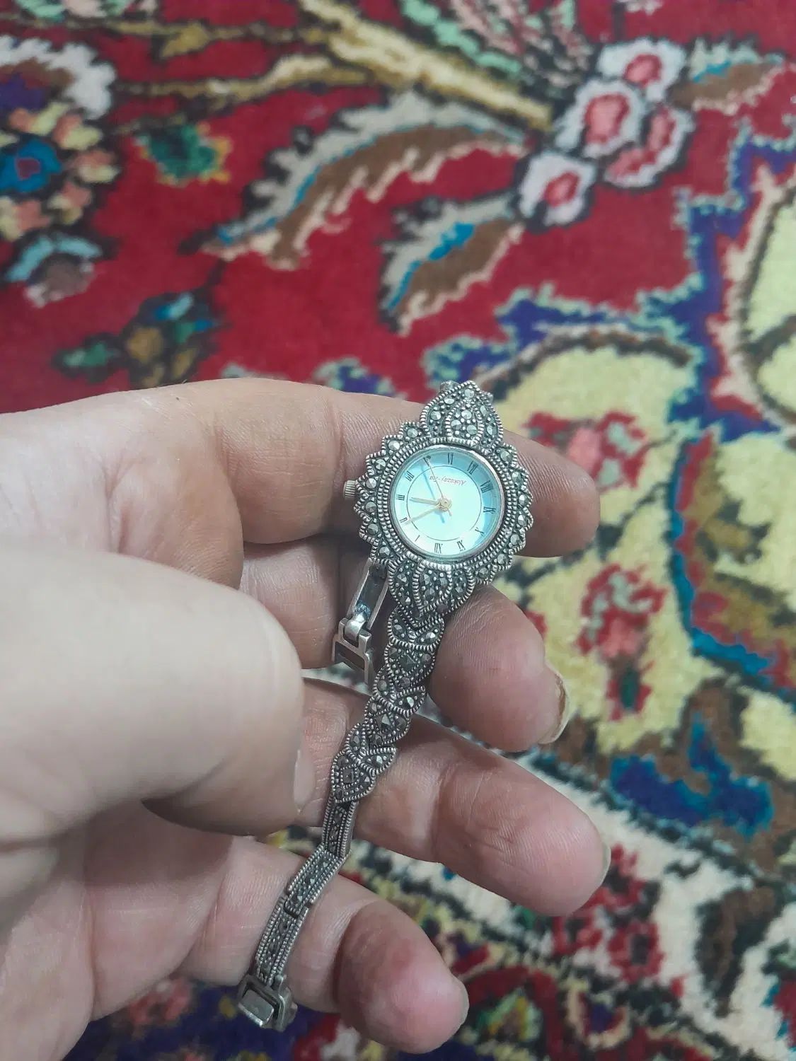 ساعت نقره بسیار زیبا|ساعت|اصفهان, بهارستان|دیوار