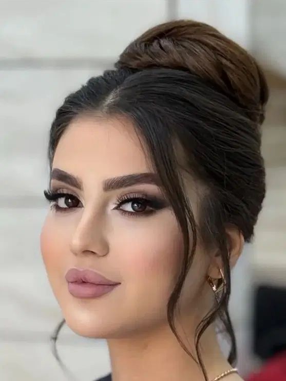 میکاپ و شینیون عروس و محفلی با تخفیف ویژه|خدمات آرایشگری و زیبایی|اصفهان, وحید|دیوار