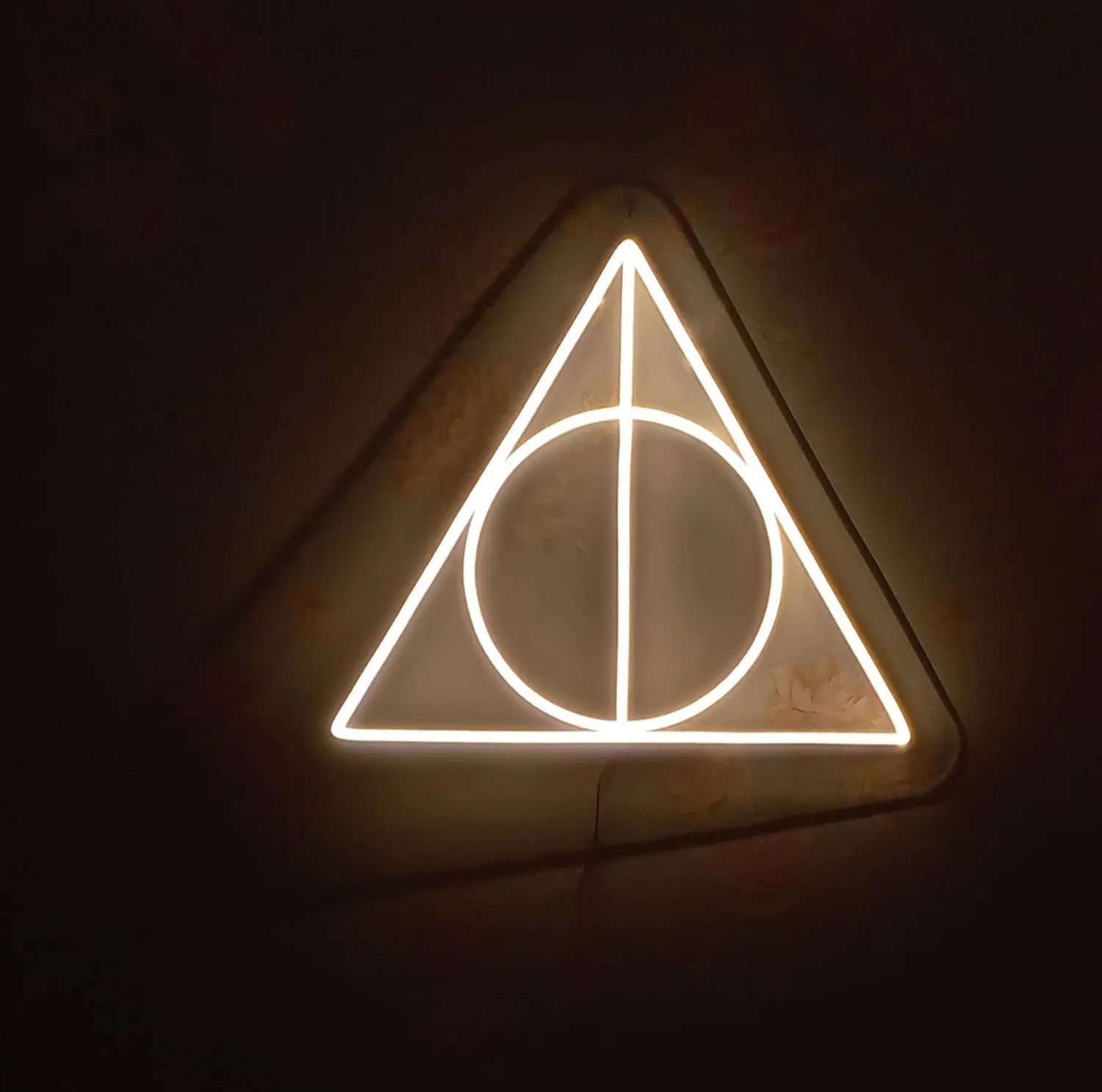 تابلو نئون طرح هری پاتر علامت Deathly Hallows|ریسه و چراغ تزئینی|مشهد, جاهد شهر|دیوار