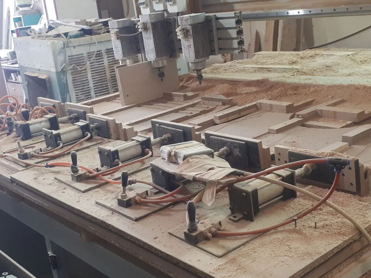 دستگاه سی ان سی تخت cnc چوب  ام دی اف نقد و اقساط|ماشین‌آلات صنعتی|تهران, خاوران|دیوار