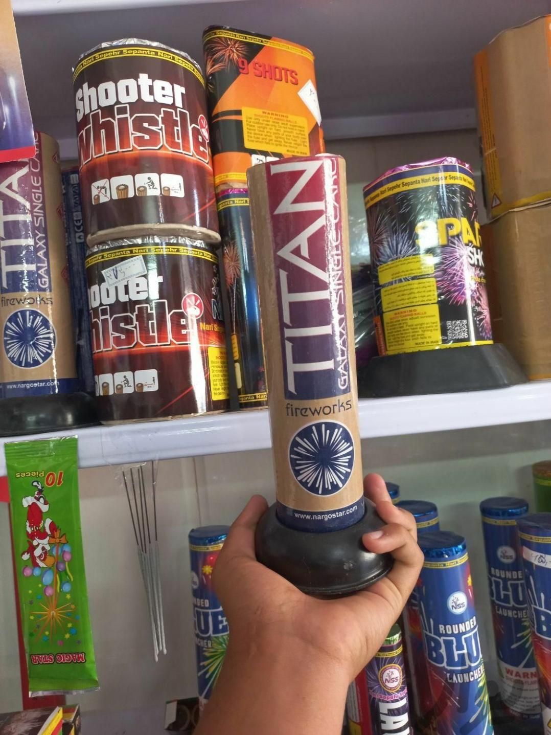 تک فروشی به قیمت عمده لوازم نور افشانی و منور ترقه|کلکسیون و سرگرمی|قم, نیروگاه|دیوار