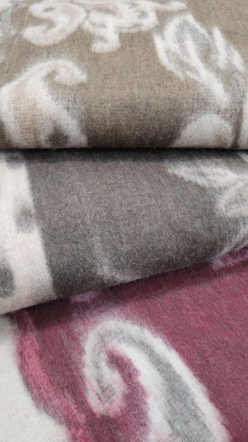 پتو نمدی گلدار اعلا|رختخواب، بالش، پتو|یزد, |دیوار