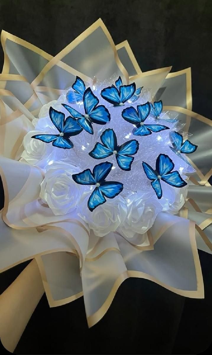 دسته گل پروانه ای و رز جاودان|گل مصنوعی|شیراز, ارم|دیوار