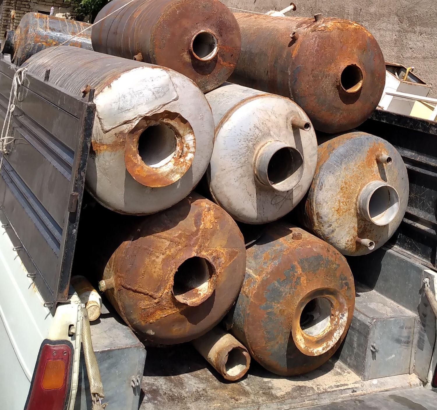 خرید انواع ۰ضایعات۰ روز آهن درب منزل۰۰۰|عمده‌فروشی|کاشان, |دیوار