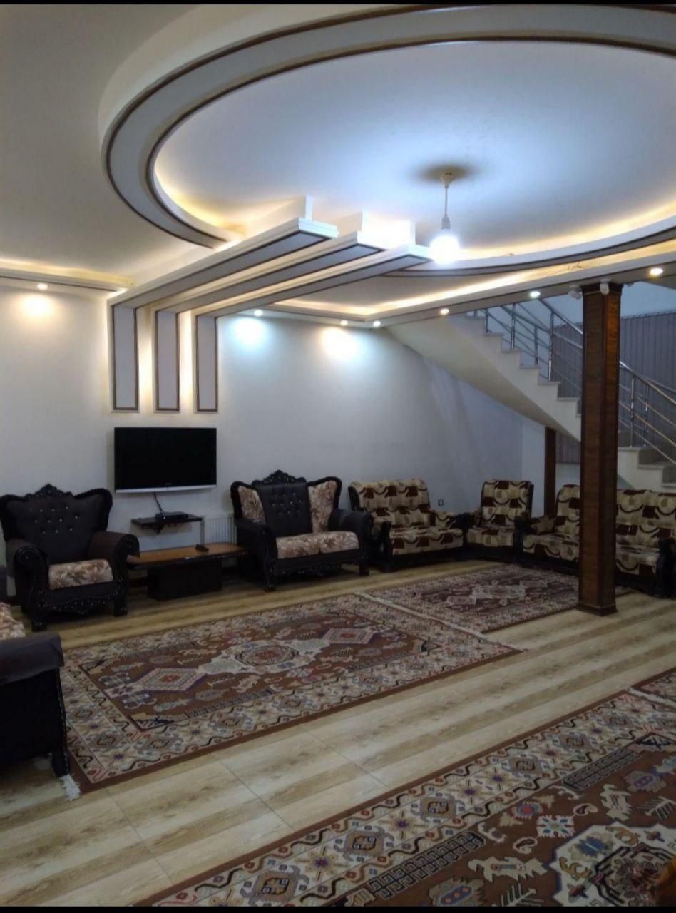 اجاره دوبلکس /گرمایش پکیج/لوکیشن عالی/سه خواب|اجارهٔ کوتاهمدت ویلا و باغ|اراک, |دیوار