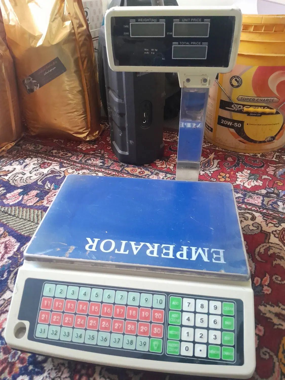 ترازو دیجیتال،کارکرده.سالم،باطری سر خود داره.|فروشگاه و مغازه|همدان, |دیوار