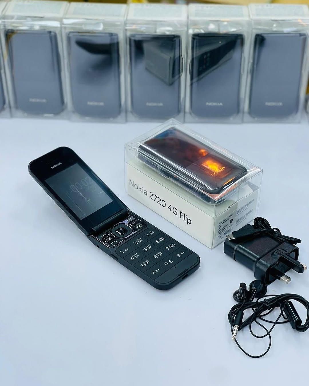 نوکیا تاشو 2720 V Flip ۴/گارانتی*رجیستر/ روز مادر|موبایل|مشهد, حرم مطهر رضوی|دیوار