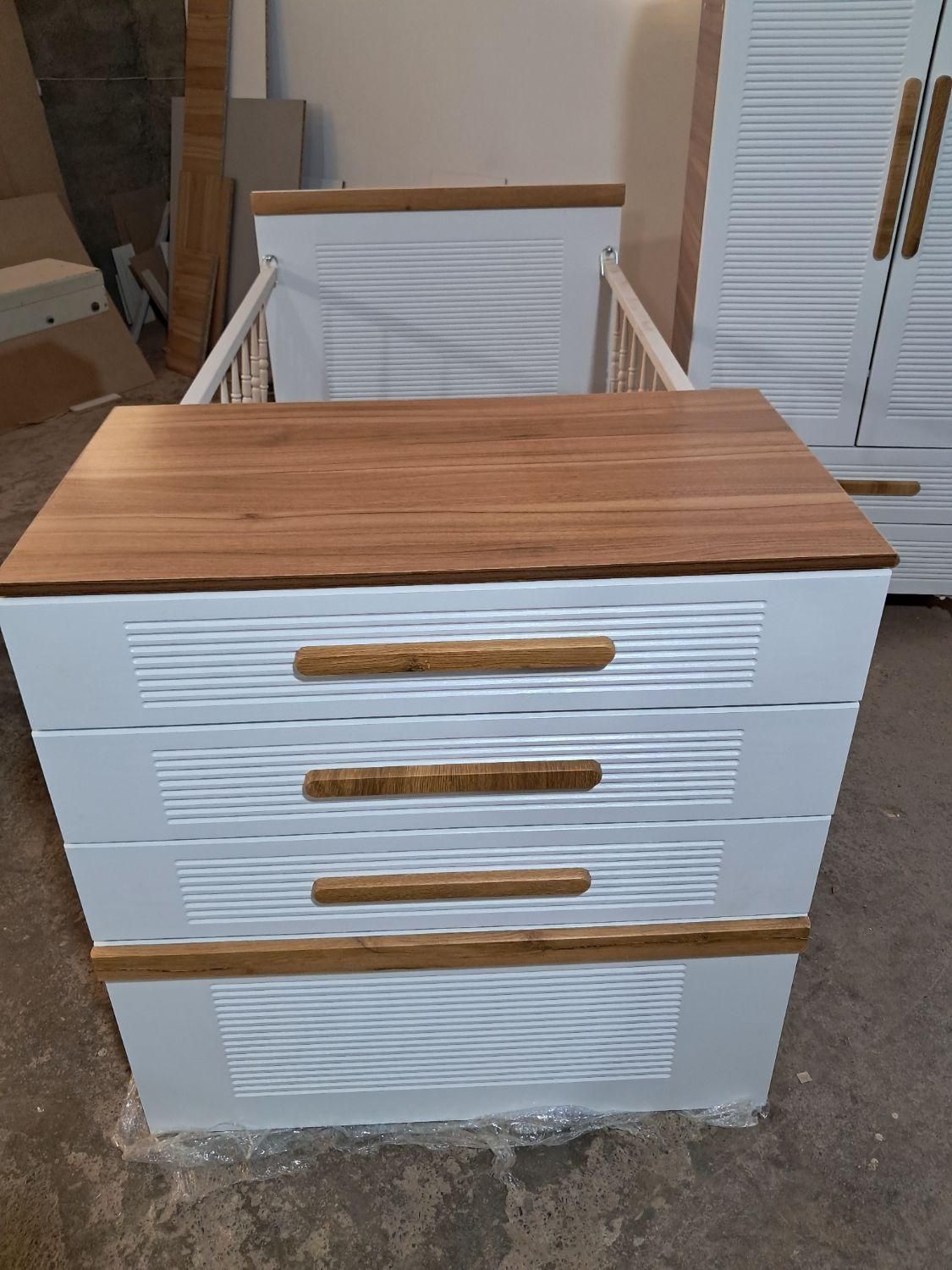 کمد تخت دو منظوره بدنه رنگی|تخت و سرویس خواب|مشکیندشت, |دیوار