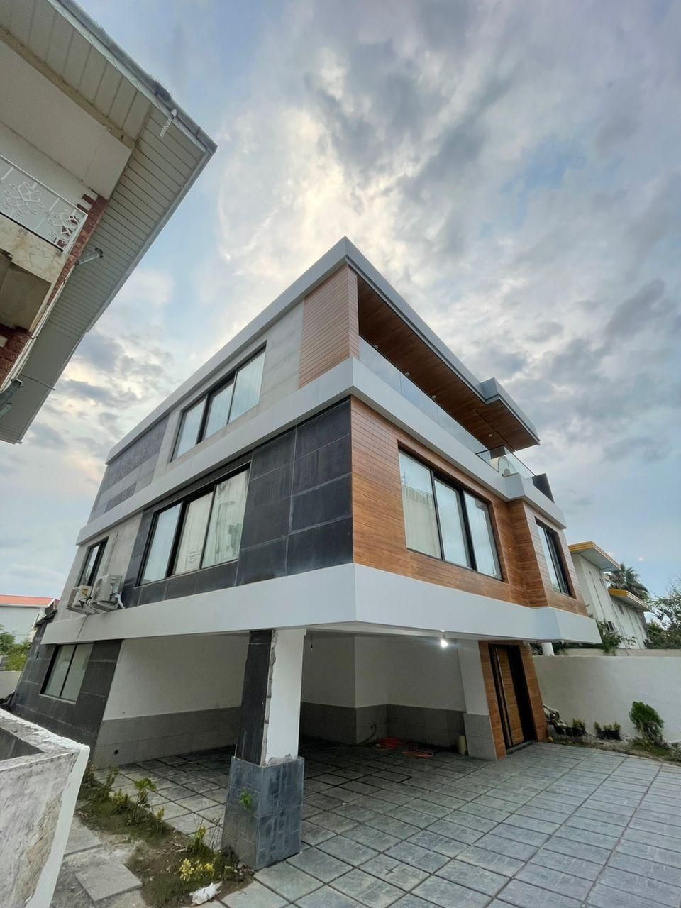 ویلا سه خوابه مدرن استخردار گلستان|اجارهٔ کوتاهمدت ویلا و باغ|رامسر, |دیوار