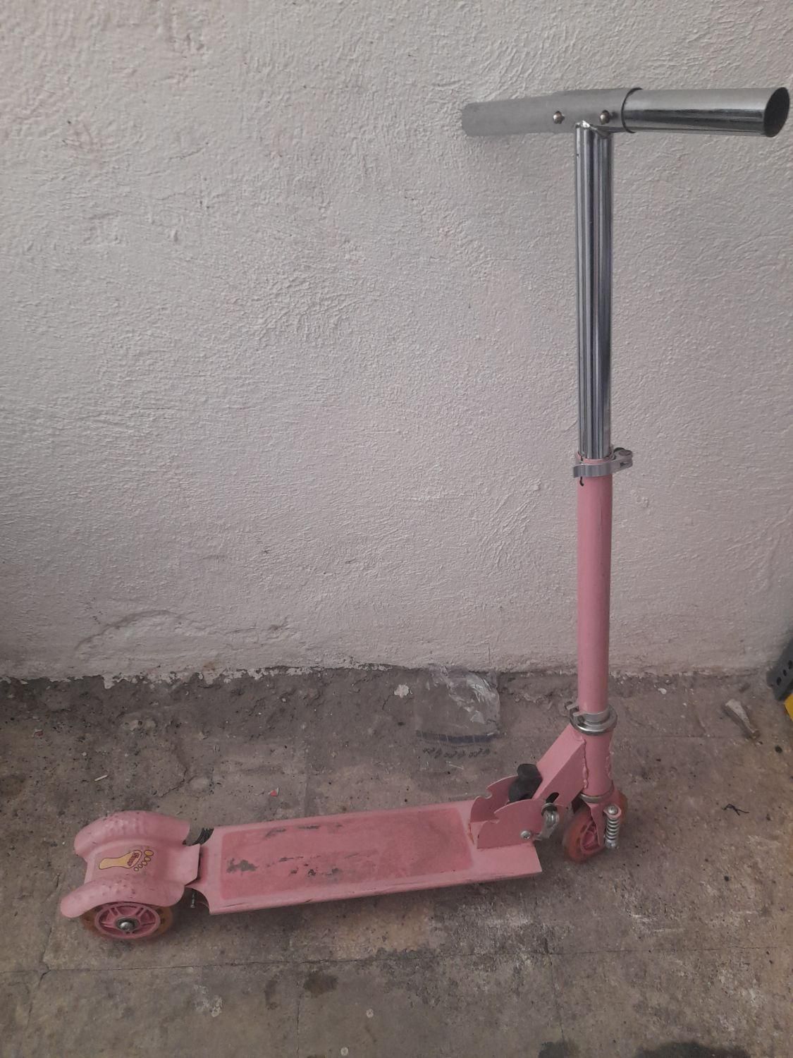 اسکوتر صورتی سالم|دوچرخه، اسکیت، اسکوتر|تهران, مجیدیه|دیوار