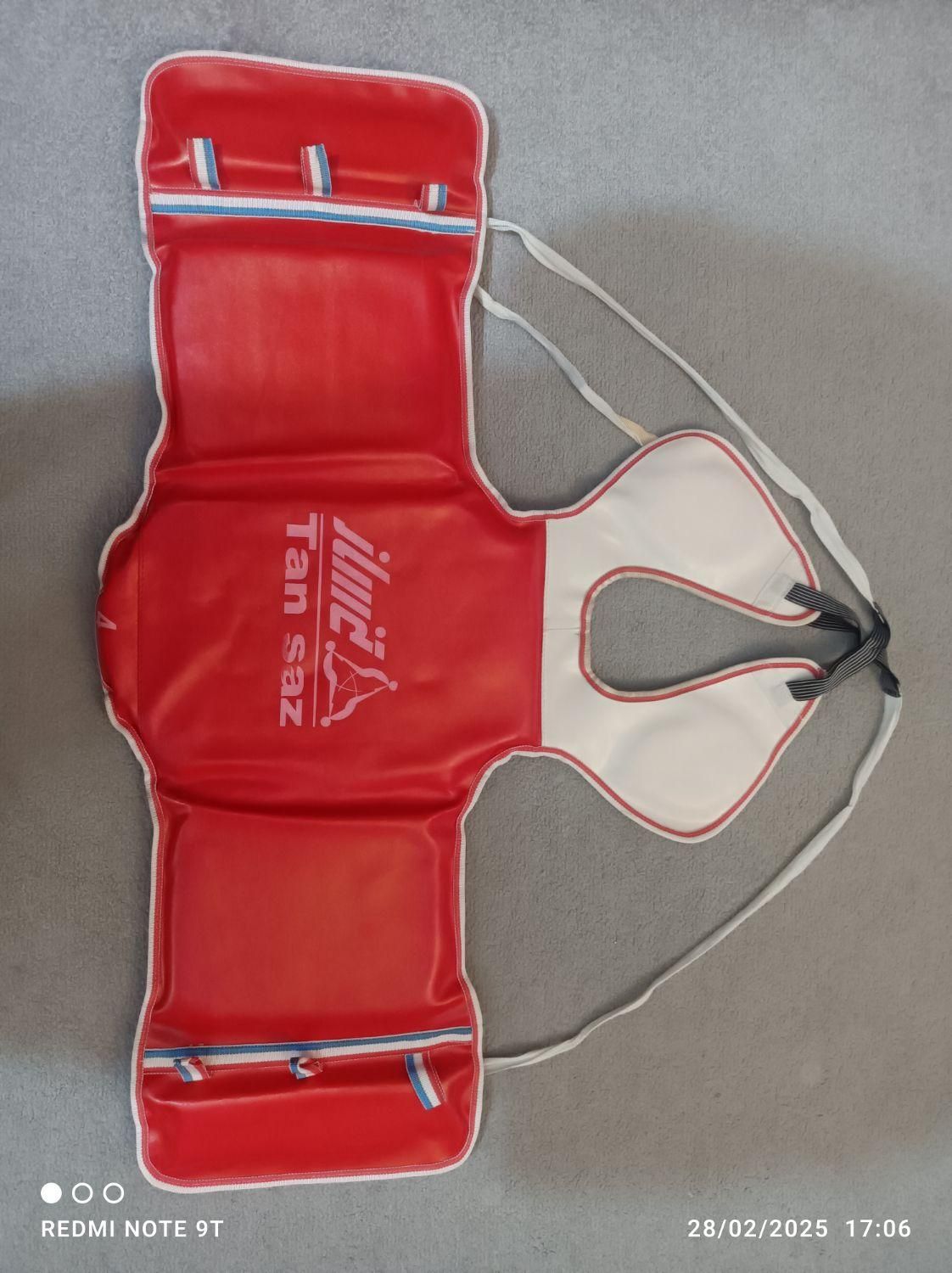 لباسهای تکواندو سایز 2و4|تجهیزات ورزشی|شاهینشهر, گرگاب|دیوار