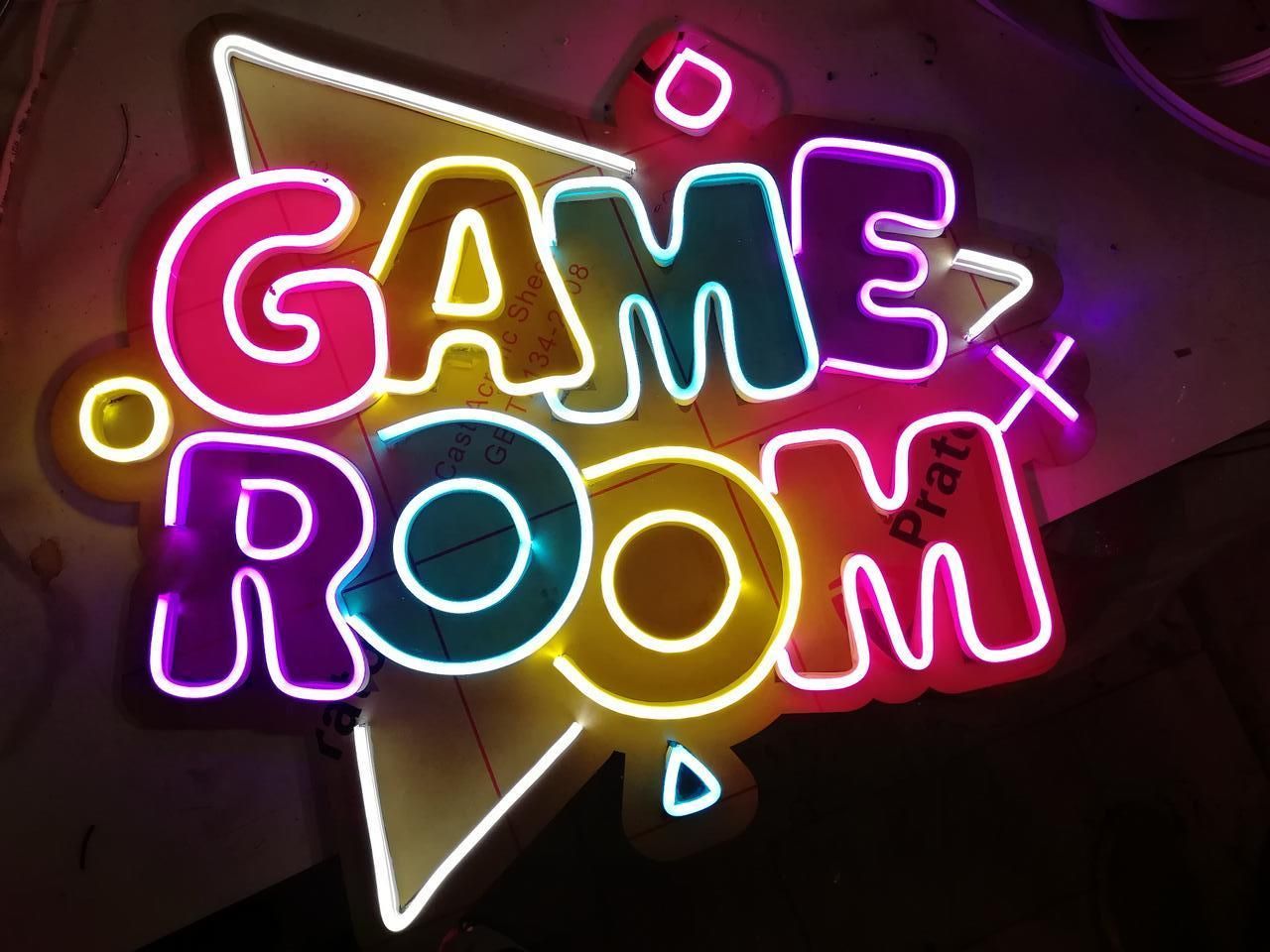 تابلو ساز/تابلوسازی/نئون/نیون/هدیه|خدمات پیشه و مهارت|شیراز, فرگاز|دیوار