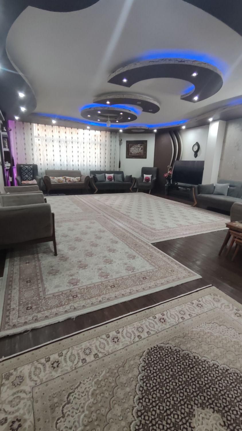 دو طبقه سعدی جنوبی/200 متر/شمالی/6 خواب|فروش خانه و ویلا|شاهینشهر, سعدی جنوبی|دیوار