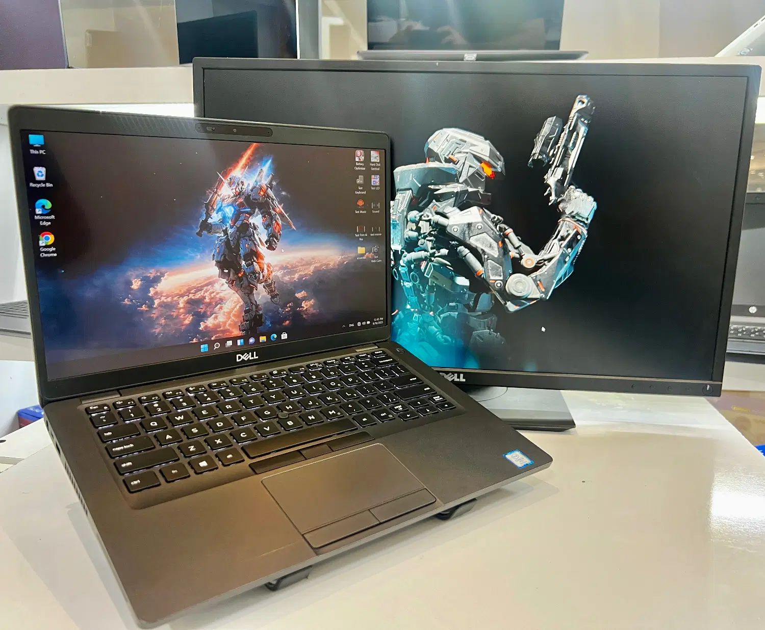 لپتاپ لمسی DELL/ پردازنده core i5 نسل 8/با گارانتی|رایانه همراه|مشهد, راهنمایی|دیوار