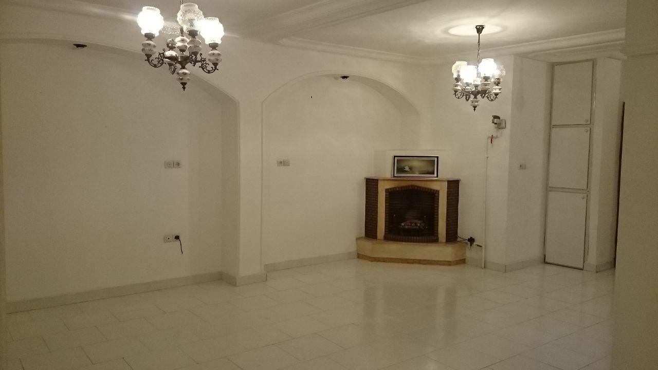 ابتدای شیخ زاهد ، دارای امکانات ، راه پله مجزا|اجارهٔ آپارتمان|لاهیجان, شیخ زاهد|دیوار