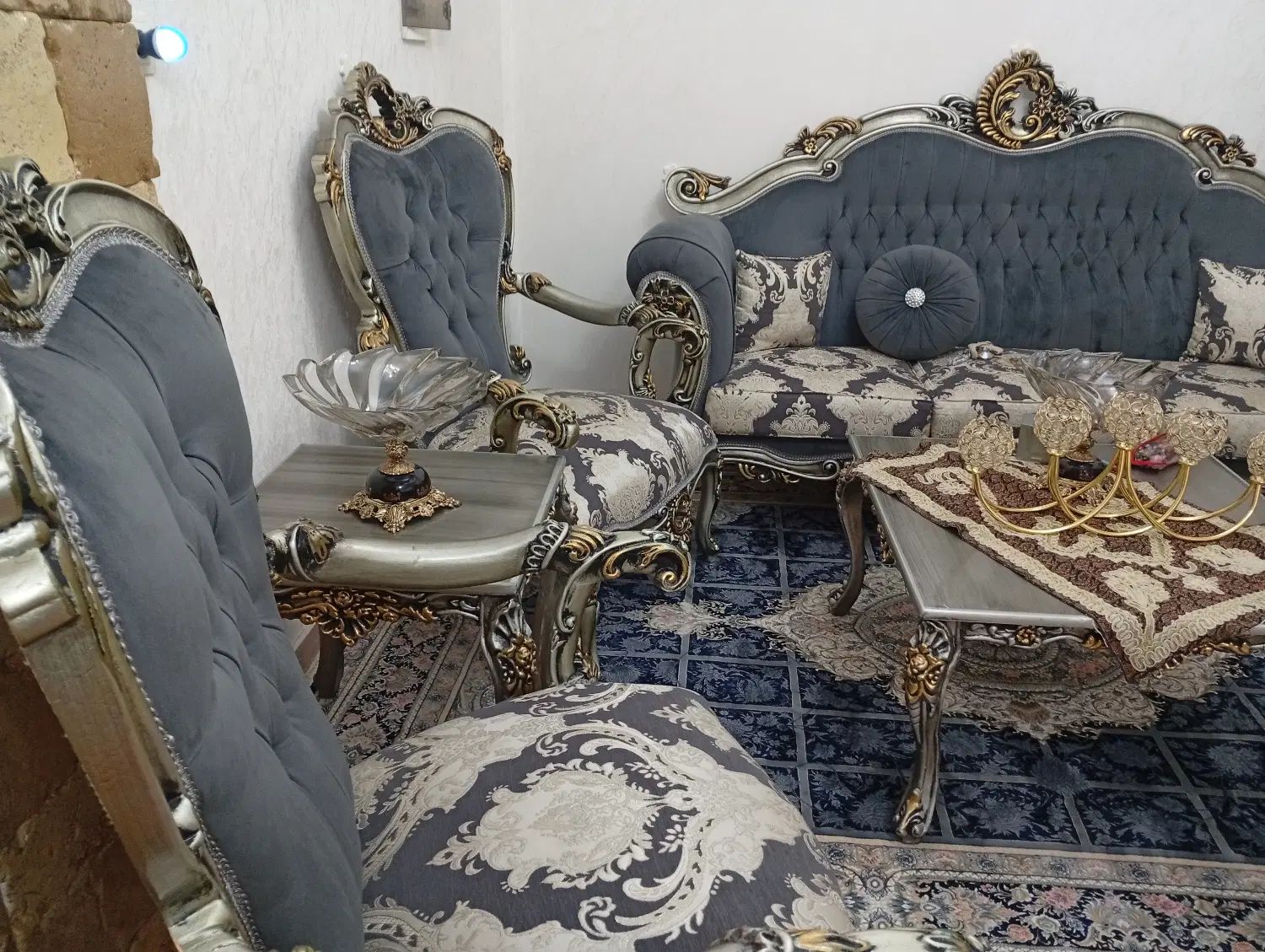 مبل هفت نفره نفره در حد نو همراه سه تا عسلی|مبلمان خانگی و میز عسلی|تهران, یاخجی آباد|دیوار