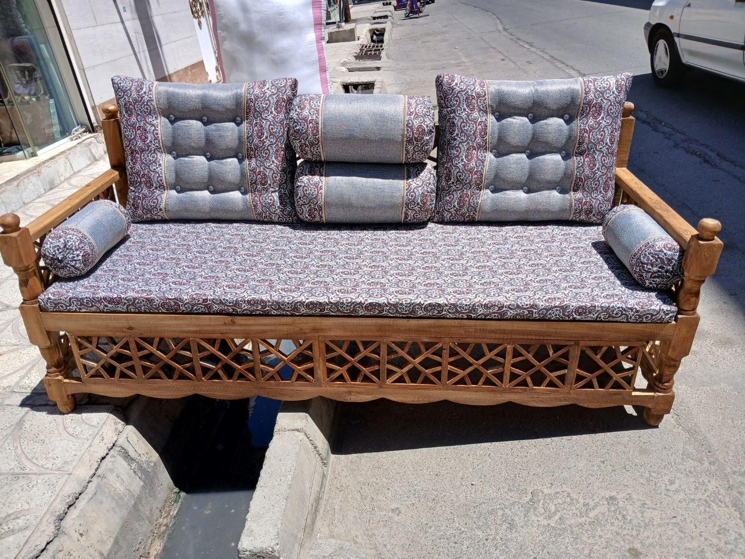 شاه نشین سنتی|مبلمان خانگی و میز عسلی|مشکیندشت, |دیوار