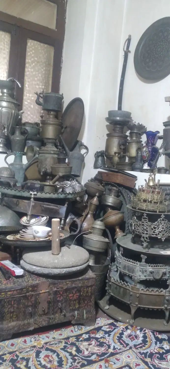 نوستالژی وقدمت دار ۲۵۰ قلم.فقط یکجا میفروشم|کلکسیون اشیاء عتیقه|آستانه اشرفیه, |دیوار