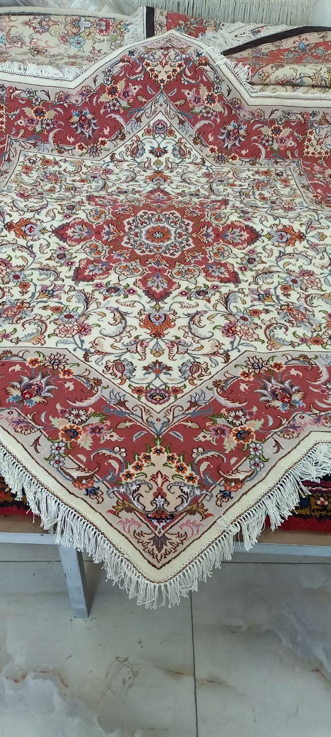 فرش دستبافت ستاره رج ۴۰ طرح خطیبی ابعاد ۲/۵×۲/۵|فرش|تبریز, |دیوار