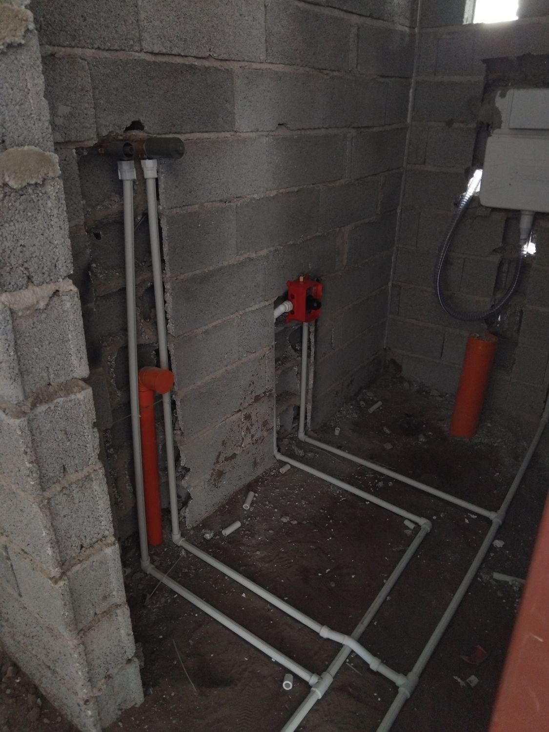 لوله کشی نصب و تعمیر شیرالات نصب پمپ و منبع|خدمات پیشه و مهارت|رودسر, |دیوار