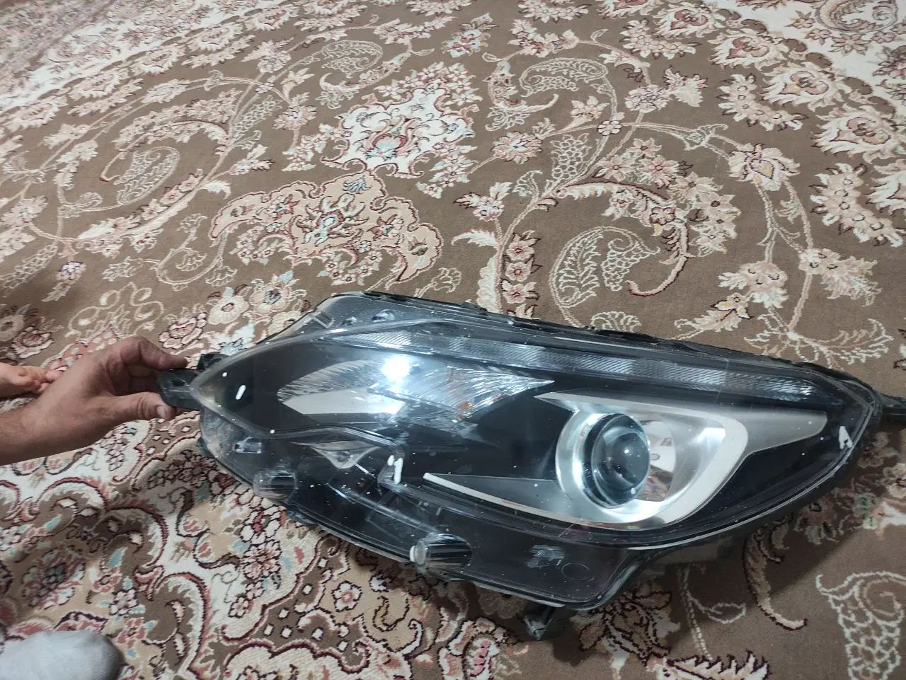 چراغ جلو کپچر سمت راست و چراغ پژو ۲۰۰۸ سمت راننده|قطعات یدکی و لوازم جانبی|مشهد, احمدآباد|دیوار