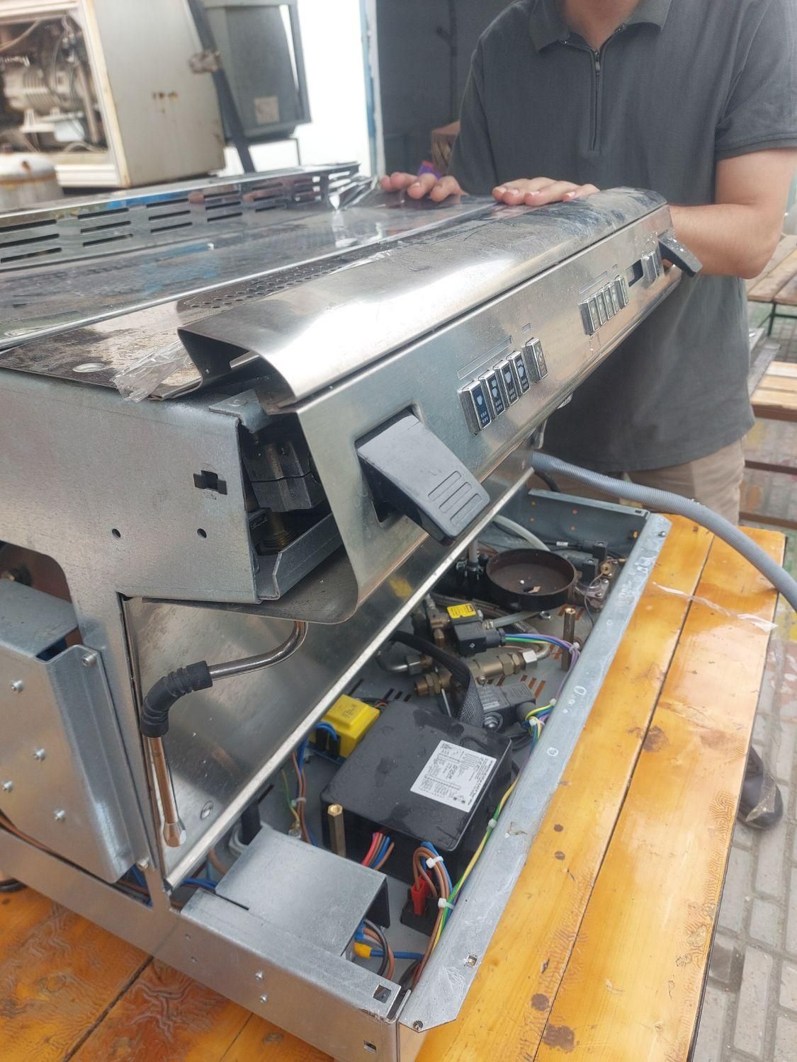 سرویس و تعمیرات انواع دستگاه قهوه ساز صنعتی|کافی‌شاپ و رستوران|شیراز, غدیر جنوبی|دیوار