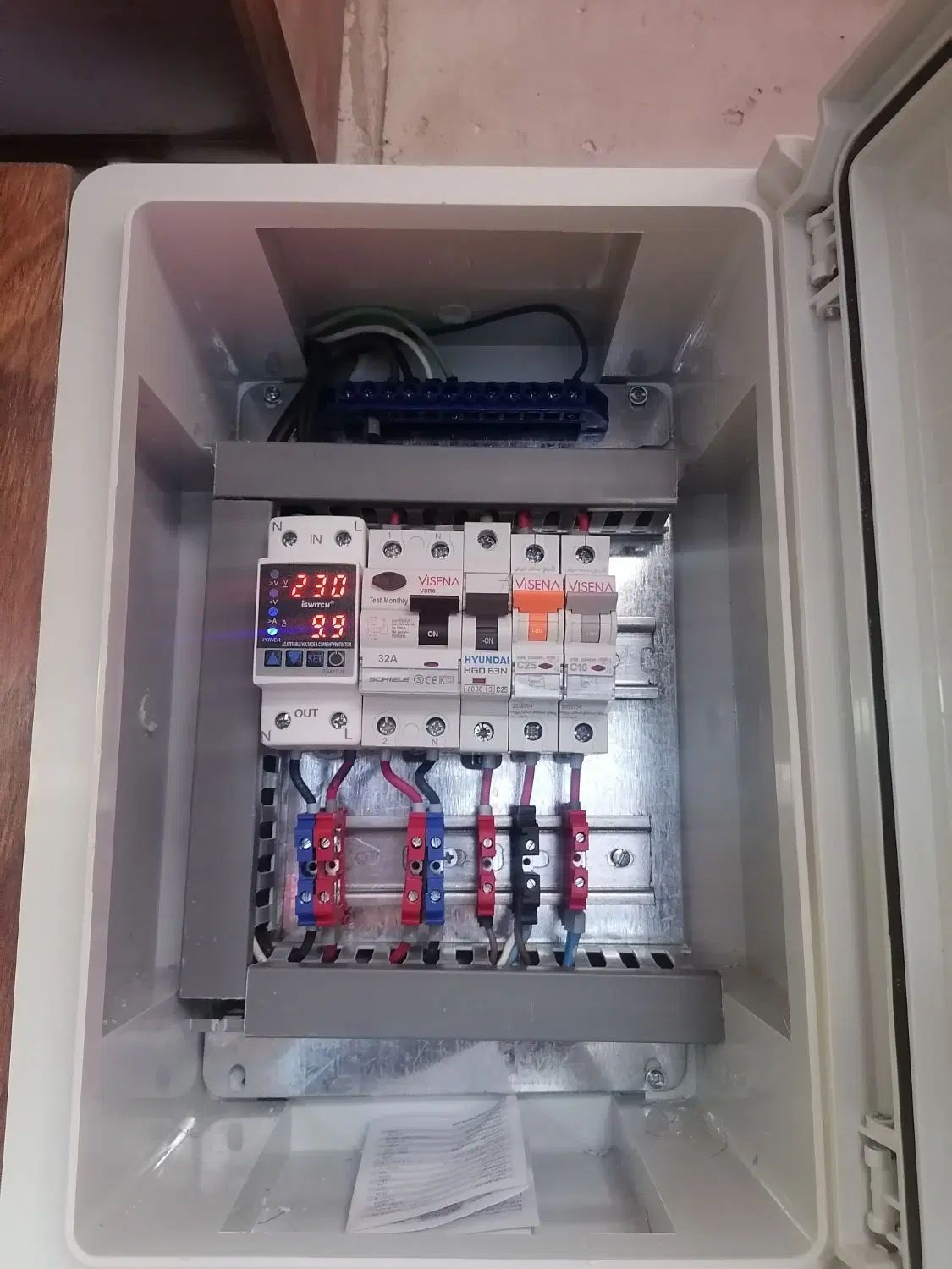 سیم کشی و برق کاری ساختمان|خدمات پیشه و مهارت|رفسنجان, |دیوار