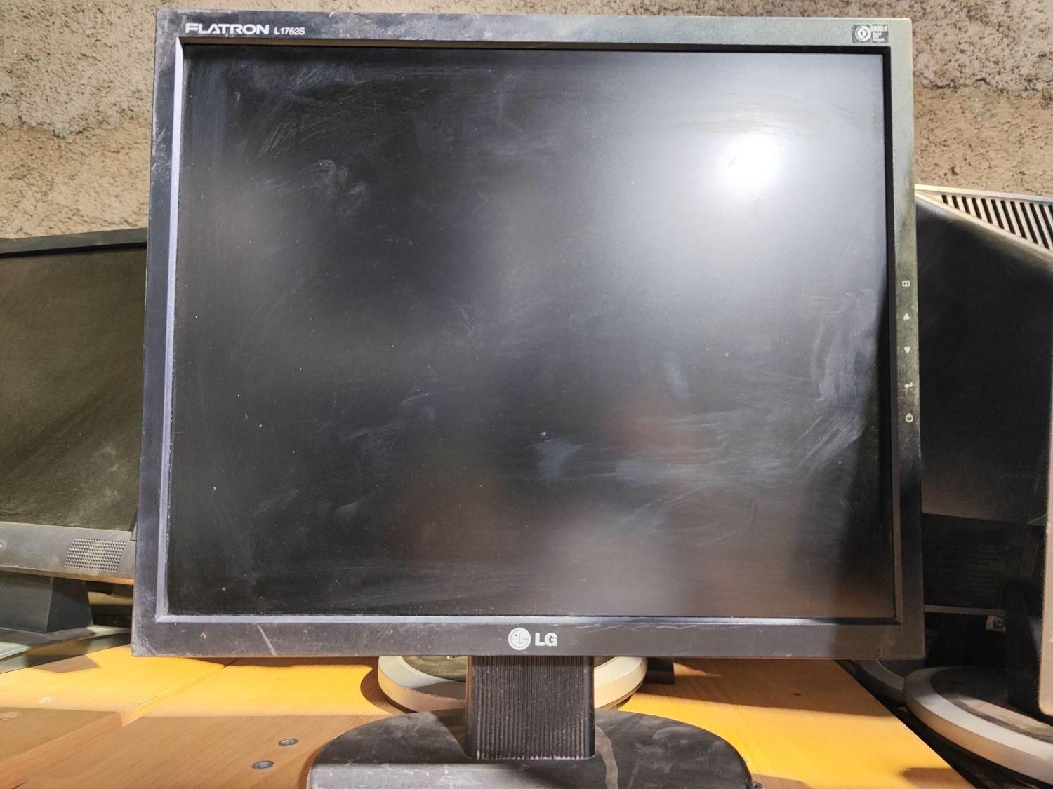 مانیتور 17|قطعات و لوازم جانبی رایانه|تهران, شهرک ابوذر|دیوار