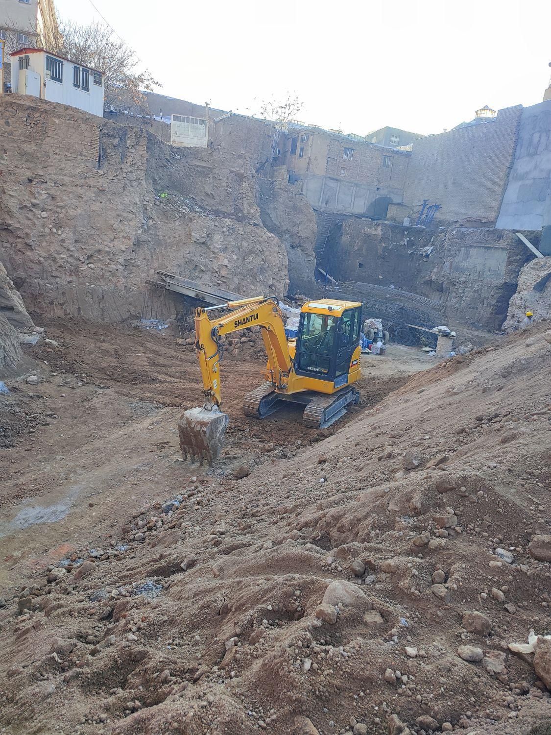 مینی بیل ،خاکبرداری و پیکور زنی|خدمات حمل و نقل|تبریز, |دیوار