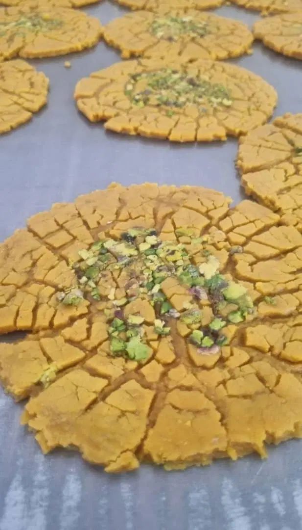 سوهان قم به صورت کارتنی فله|خوردنی و آشامیدنی|رشت, معلم|دیوار