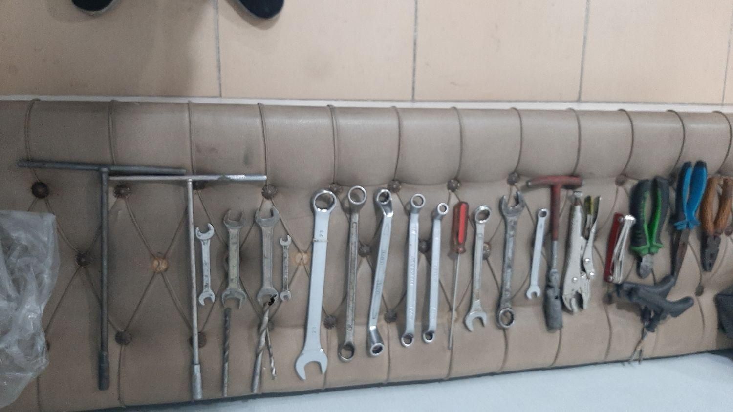 یک اچارنو|ابزارآلات|مشهد, آبکوه|دیوار