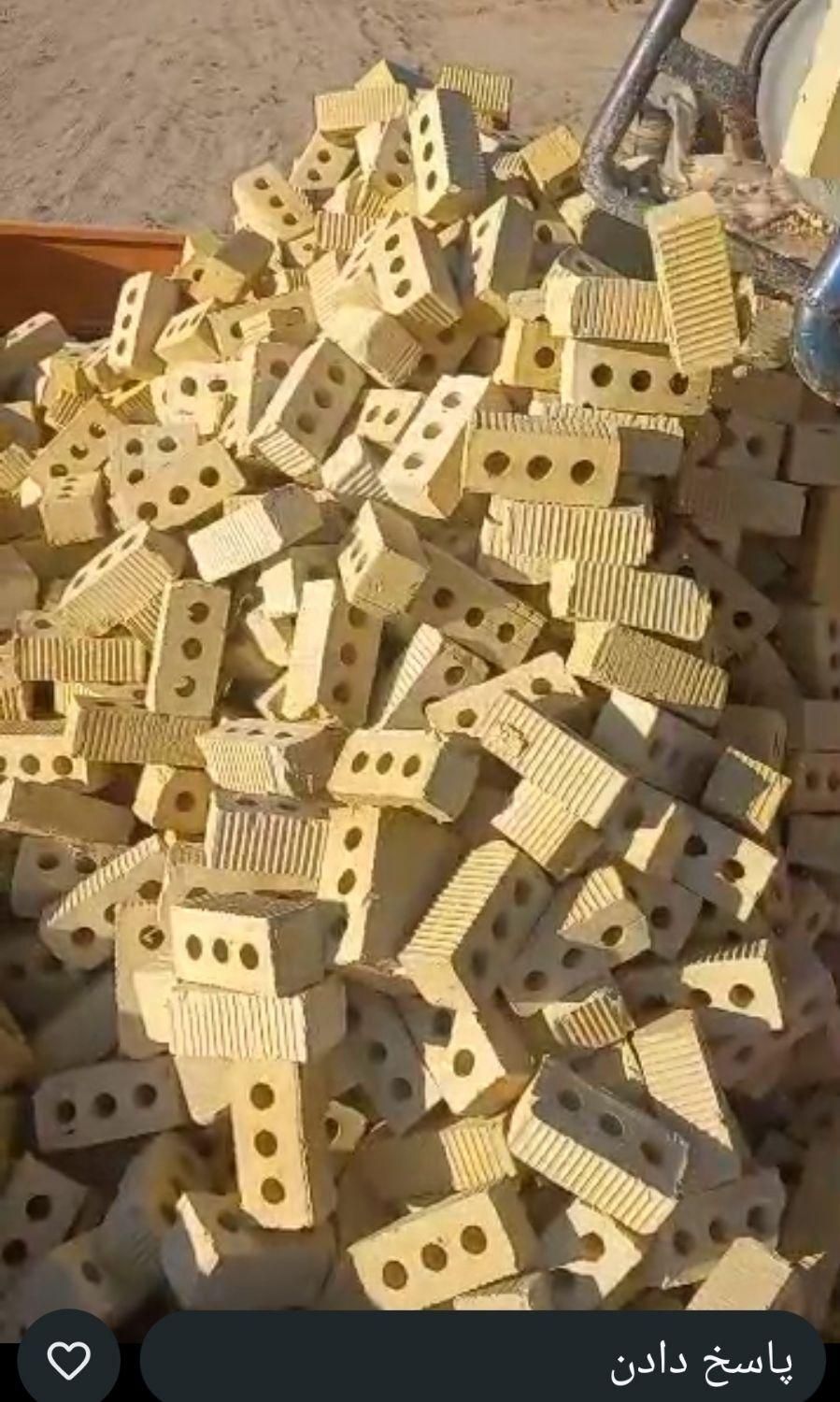 فروش آجر سه گل وگری با قیمت بسیار خوب|مصالح و تجهیزات ساختمان|مرودشت, تخت جمشید|دیوار